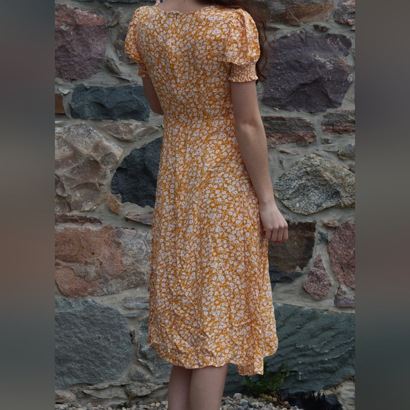 Yellow Cottagecore Vintage Floral Sun Dress - Picture 3 of 6